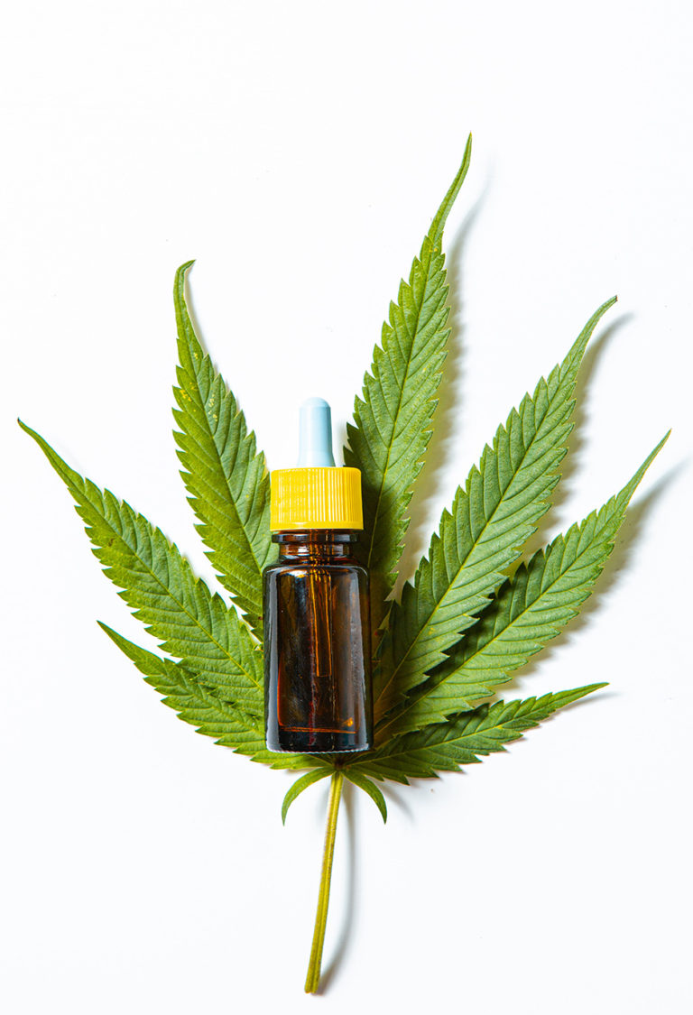Cannbis Leaf and Oil
